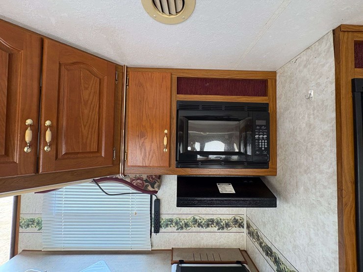 2004-citation-s27j-bumper-pull-travel-trailer-image-30