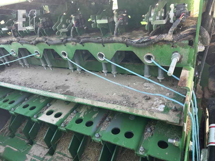 2016-john-deere-l340-image-24