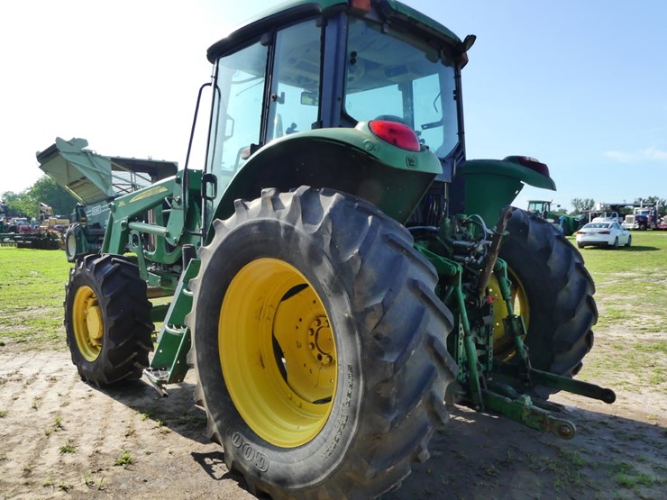 john-deere-6715-image-4