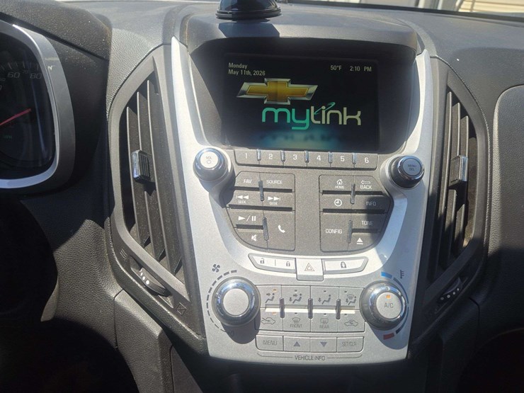 2015-chevrolet-equinox-lt-image-15