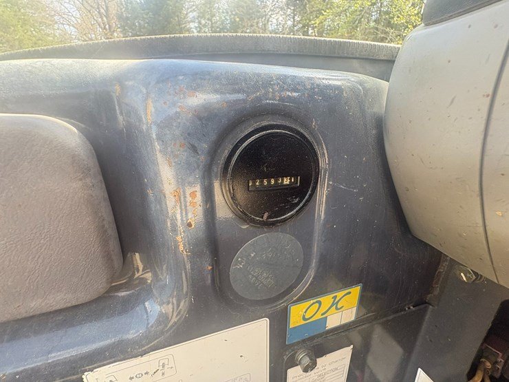 new-holland-e50b-image-56
