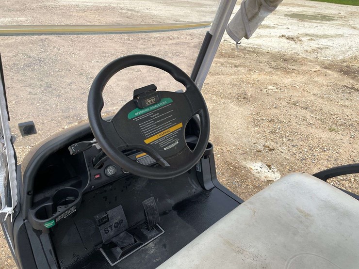 2017-club-car-4-seater-gas-golf-cart-image-8