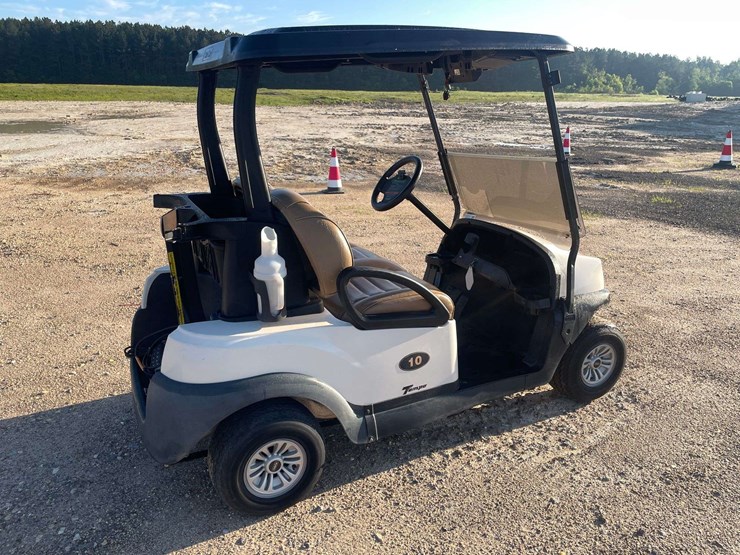 2022-club-car-tempo-2-passenger-48-volt-golf-cart-with-charger-image-3