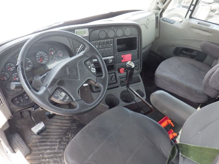 2015-international-prostar-image-16