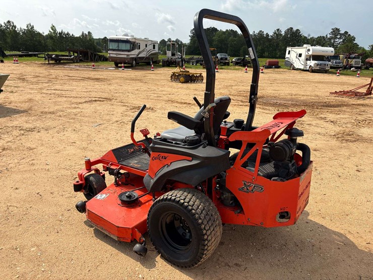 bad-boy-"outlaw"-72"-cut-zero-turn-lawn-mower-(1,403-hours)-image-2