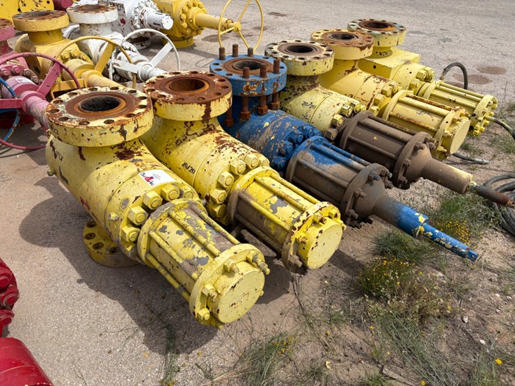 (5x$)-(5)-7-1/16”-hydraulic-valves-image-4