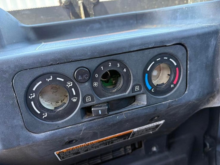 2017-kubota-rtv-x1100c-image-12