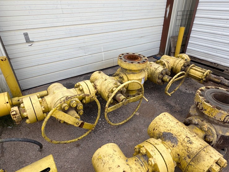 7-1/16”-x-4”-fluid-cross-w/-(4)-4”-10k-gate-valves-image-1
