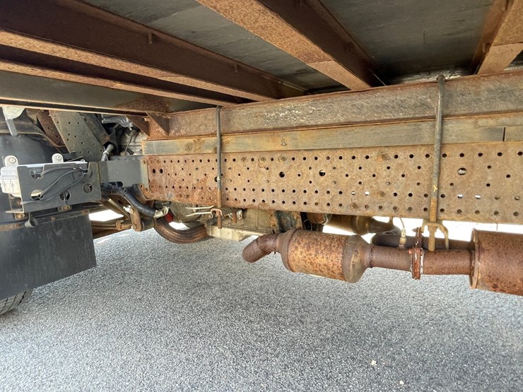 #3278-•-2017-isuzu-n-series-straight-truck-(has-wi-title)-image-31