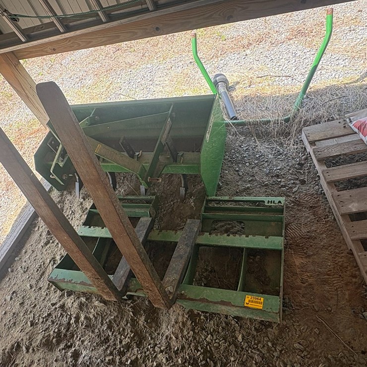 #23964 • John Deere 1023 Q/A Forks