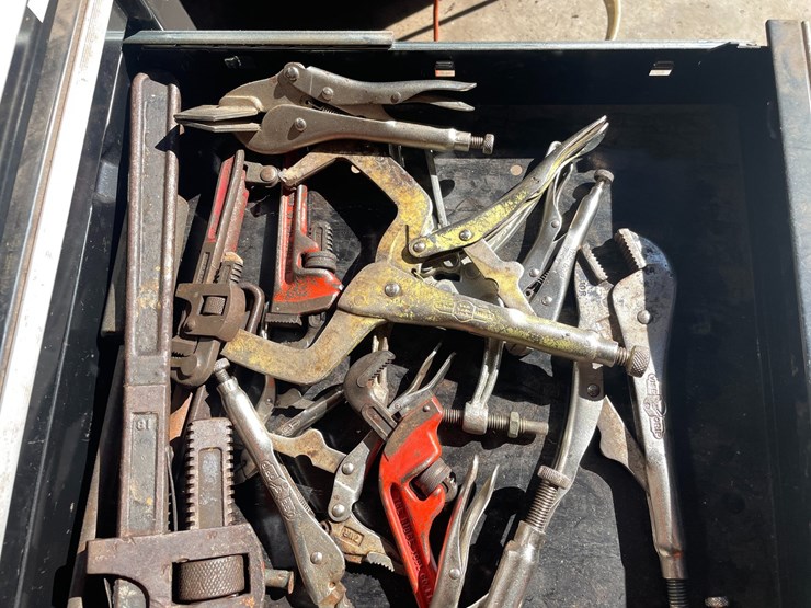 #1828-•-wrenches-and-vise-grip-pliers-image-4
