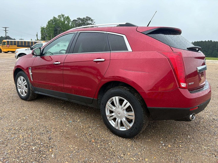 2010-cadillac-srx-image-2