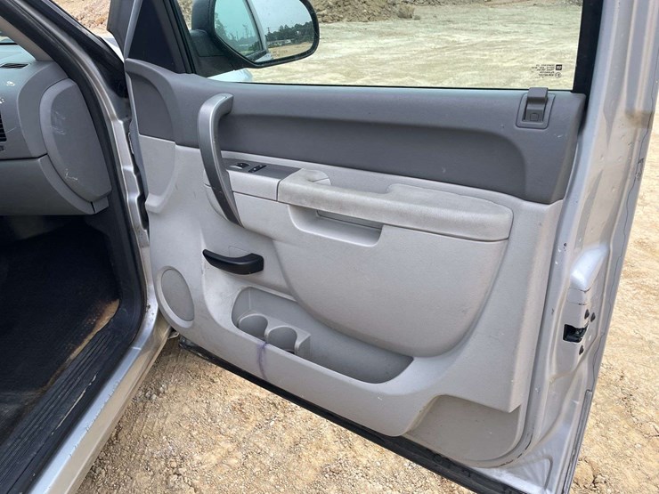 2013-chevrolet-silverado-1500-image-16