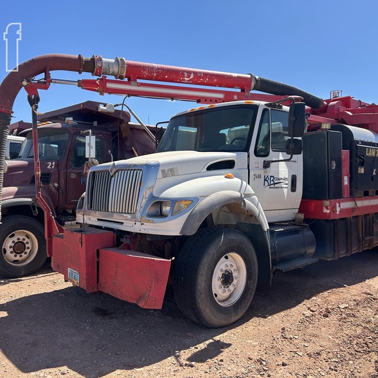 2006 INTERNATIONAL WORKSTAR 7600