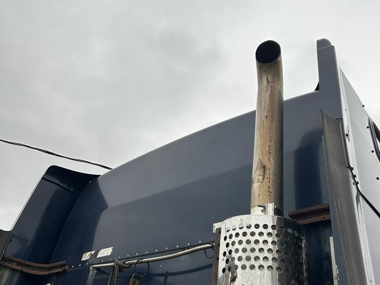 1999-kenworth-t600-image-46