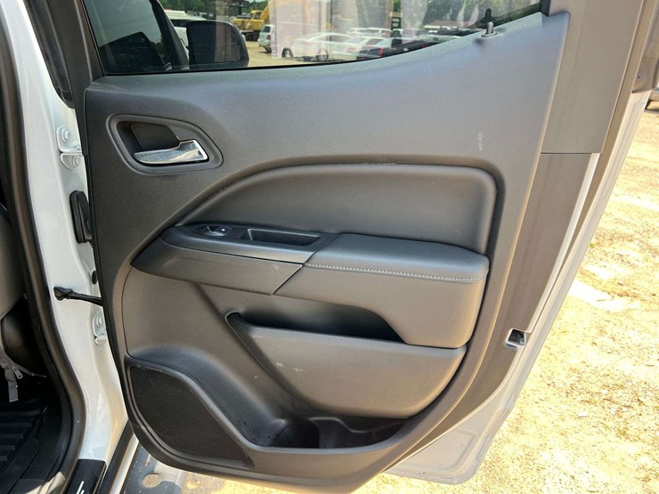 2019-gmc-canyon-image-18