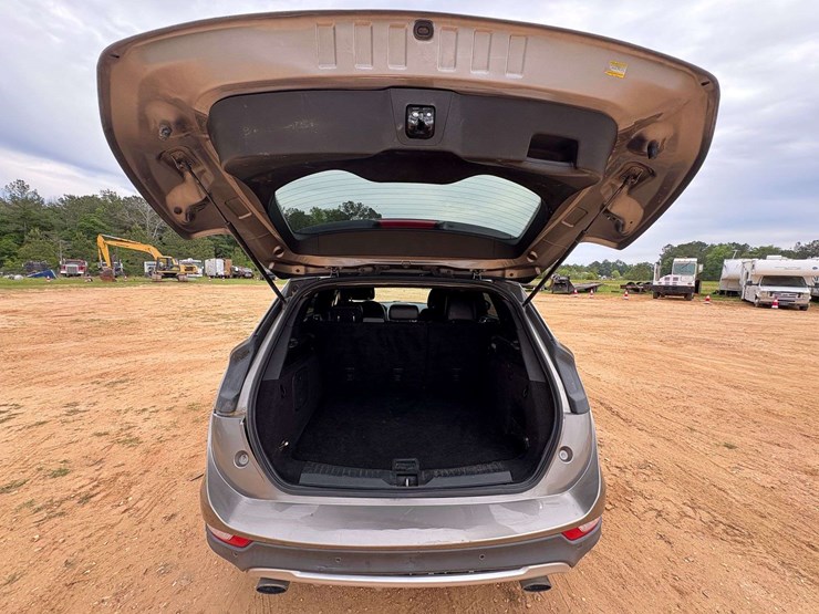 2016-lincoln-mkc-premier-4-door-suv-(128,646-miles)-image-19