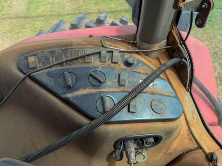 case-mx285-tractor-image-34