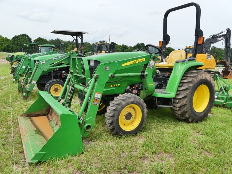 john-deere-3032e-image-1