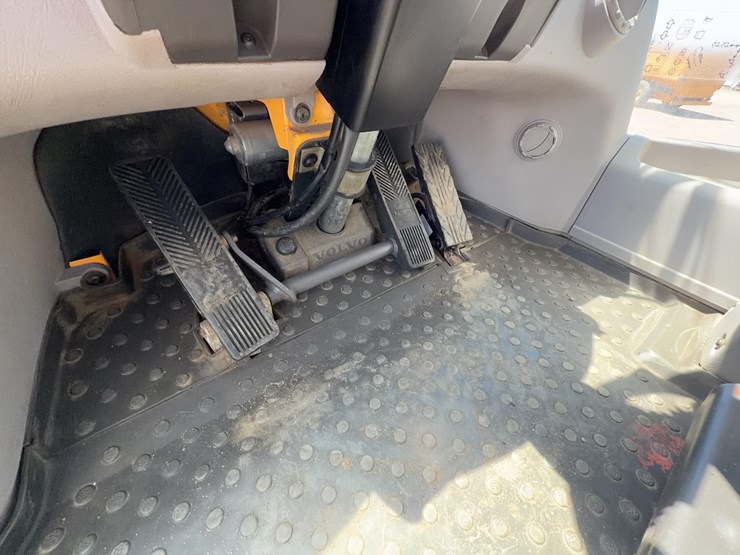 2020-volvo-l60h-image-32