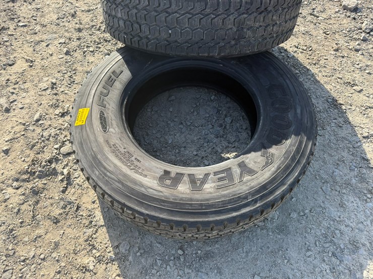 #40623-•-lot-of-(2)-295/75r22.5-tires-inv#-40623-image-3