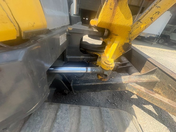 new-holland-e50b-image-14