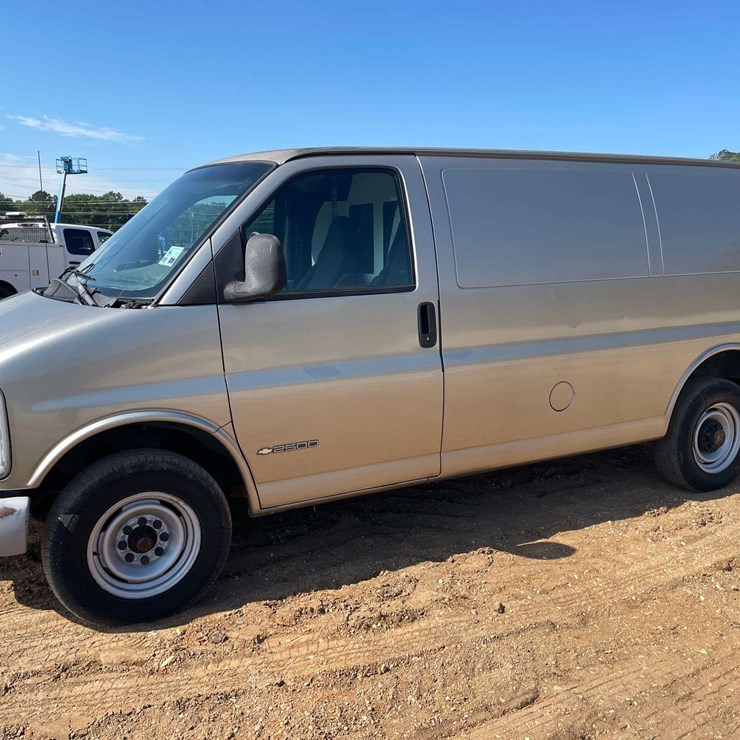 2002 CHEVROLET EXPRESS 2500