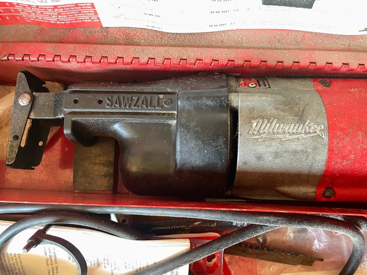 #1837-•-milwaukee-heavy-duty-sawzall-image-7