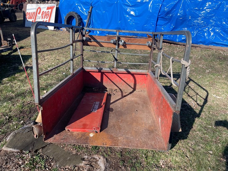 #1809-•-massey-ferguson-metal-lawn-trailer-image-3