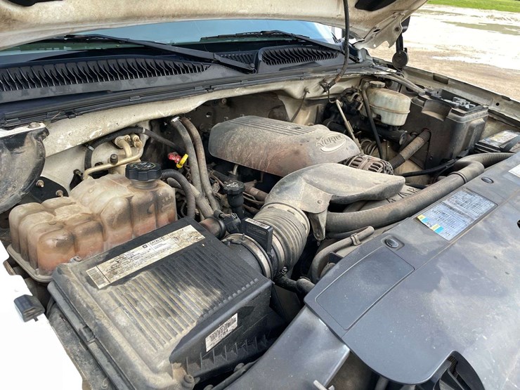 2006-chevrolet-silverado-2500-image-8