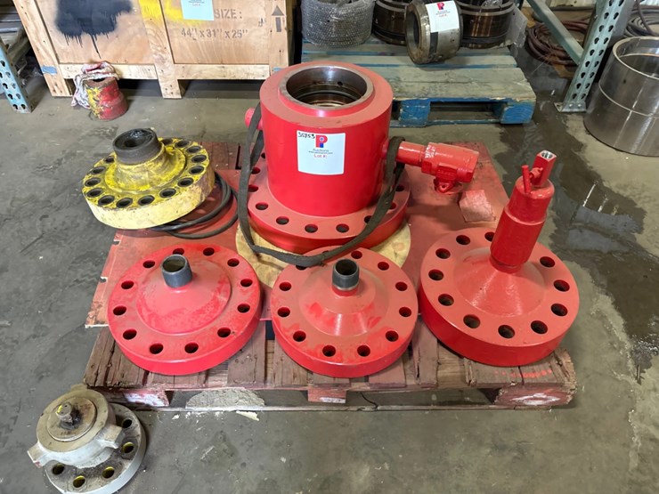 8-3/4”-well-head-w/-(3)-landing-flanges-&-(1)-test-flange-image-2