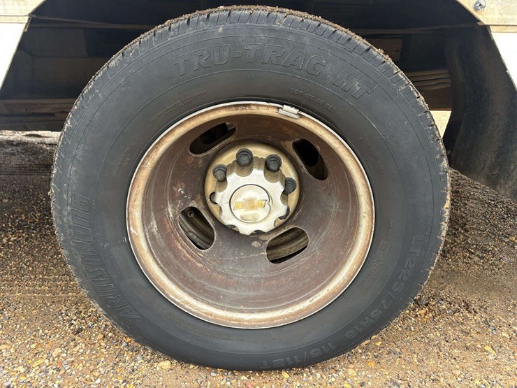 2018-chevrolet-express-3500-image-9