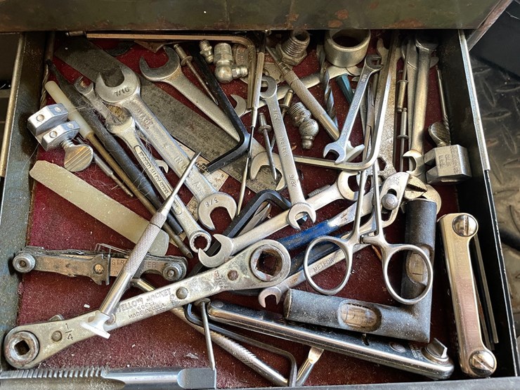 #1847-•-union-steel-tool-chest-and-contents-image-9