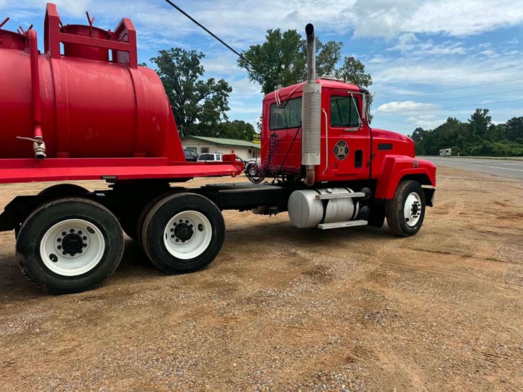 2001-mack-ch613-image-7