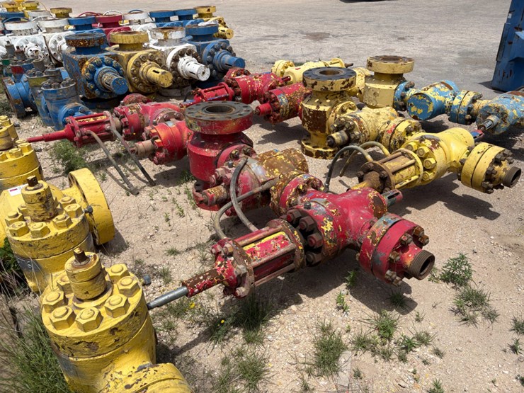 7-1/16”-x-4”-fluid-cross-w/-(4)-4”-10k-gate-valves-image-2