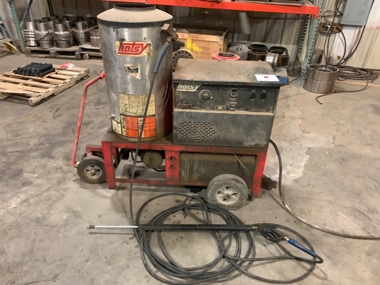 hotsy-pressure-washer-image-1