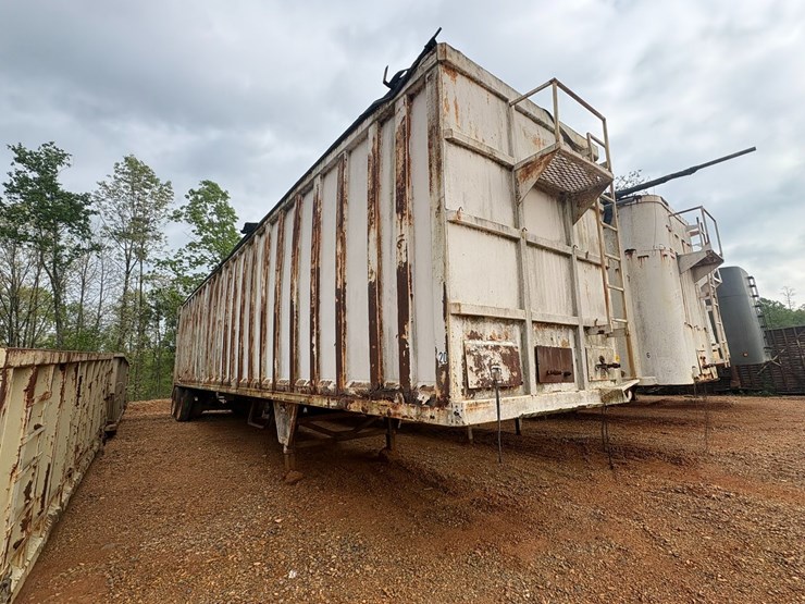 #41746-•-gilbreath-48'-steel-chip-trailer-vin:-1g9w045231b157743-image-1