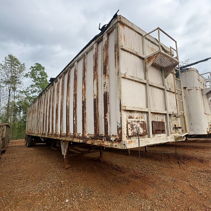 #41746 • Gilbreath 48' Steel Chip Trailer VIN: 1G9W045231B157743