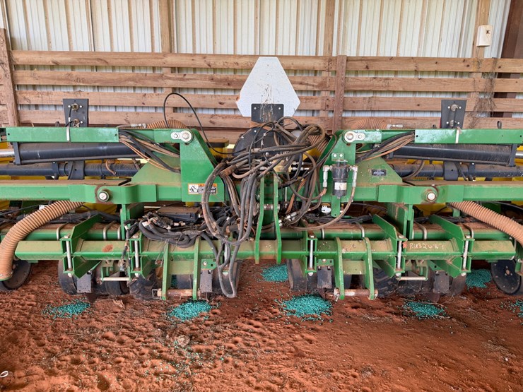 john-deere-1725-image-8