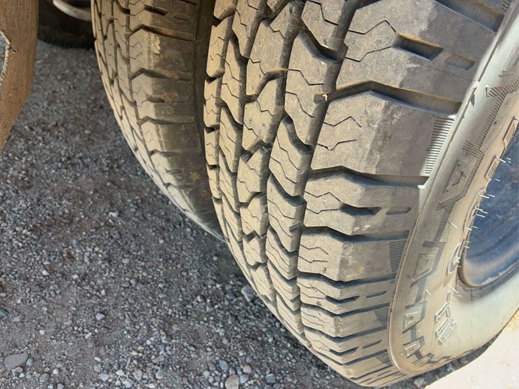 2015-ram-3500-laramie-image-18