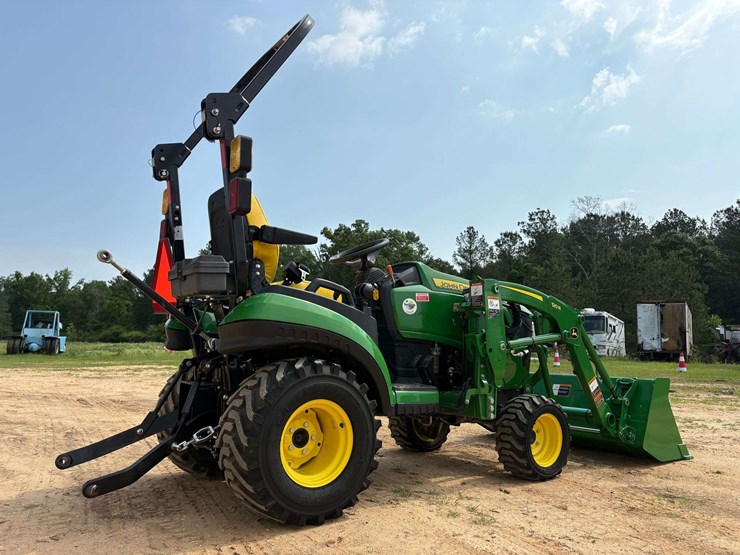 2025-john-deere-1025r-image-4