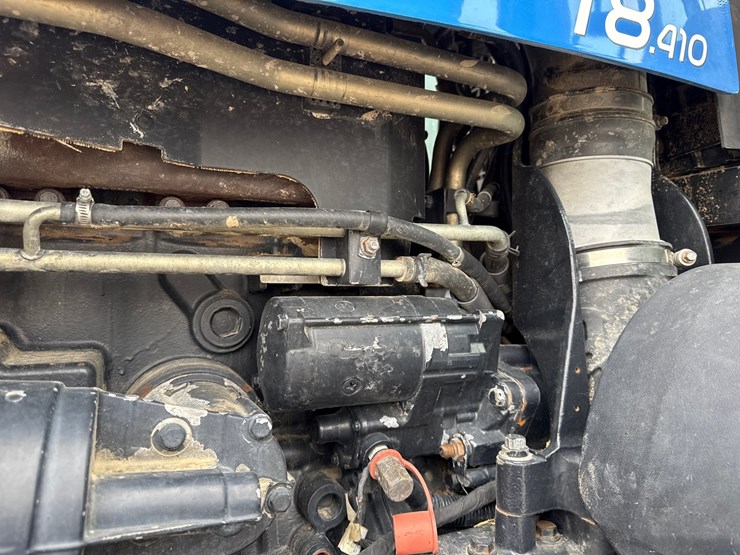 2015-new-holland-t8.410-image-31