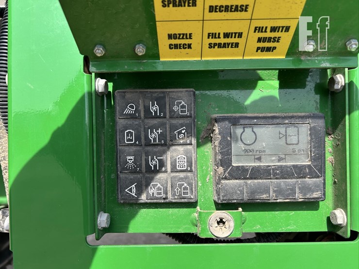 2020-john-deere-r4045-image-61