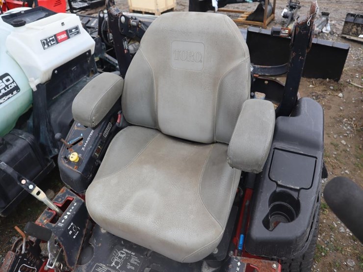 toro-5000-series-z-master-zero-turn-image-8