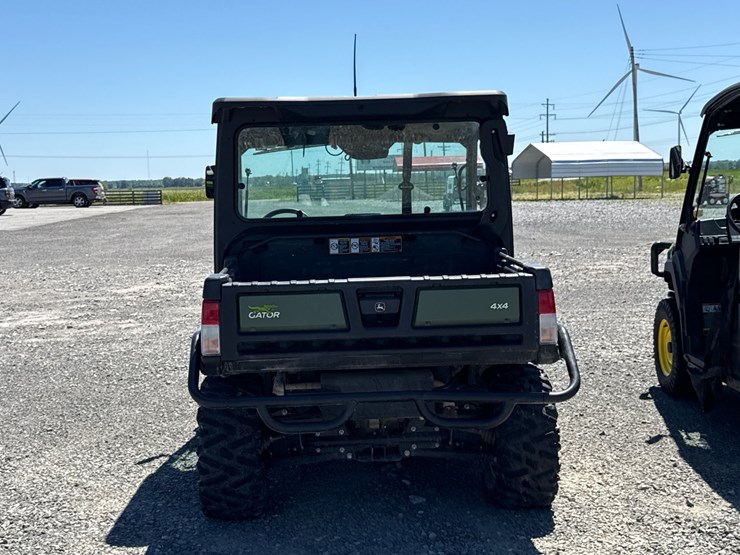 2023-john-deere-gator-image-5
