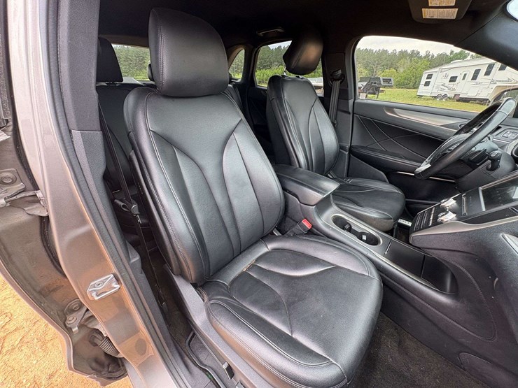 2016-lincoln-mkc-premier-4-door-suv-(128,646-miles)-image-23