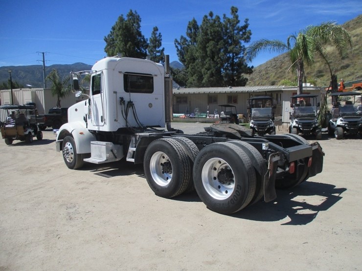 2008-peterbilt-367-image-4