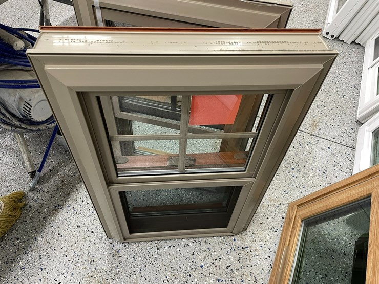 #8567-•-(4)-double-hung-windows-image-6