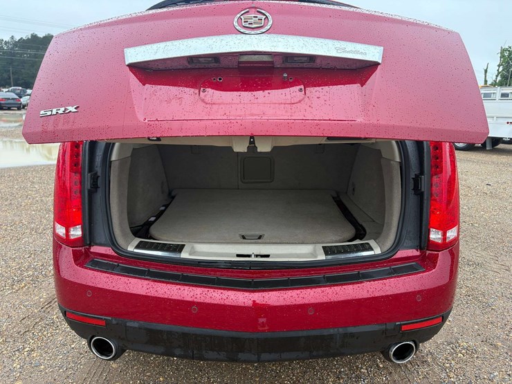 2010-cadillac-srx-image-25