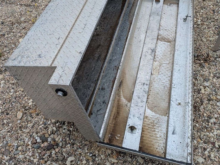 used-aluminum-truck-tool-box-image-4